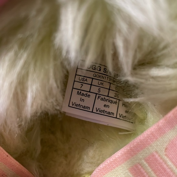 UGG women’s slippers - Picture 5 of 6